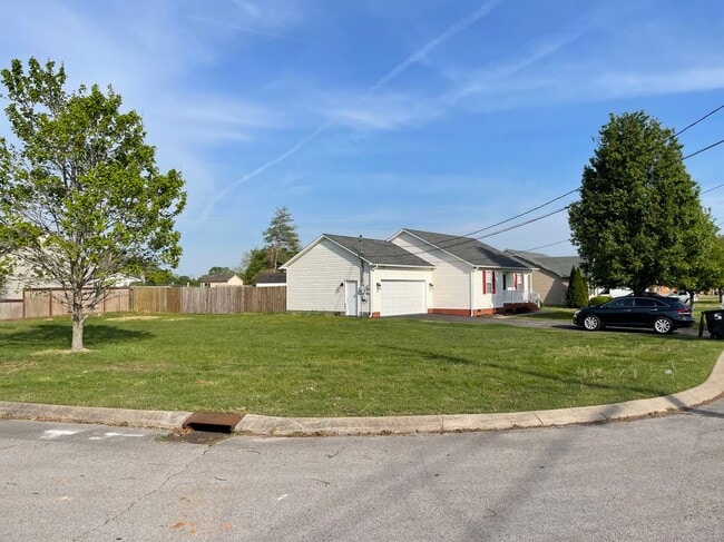 Photo - 1610 Robert Rd
