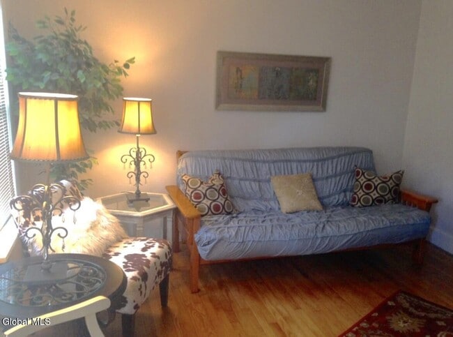 Photo - 164 Clinton St