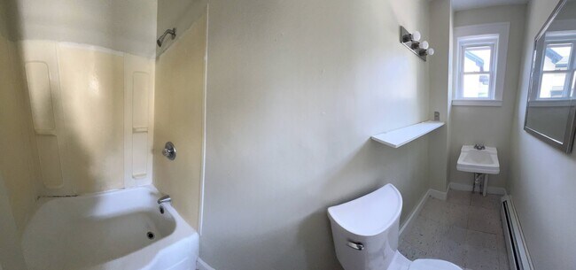 Photo - 24 Loomis St