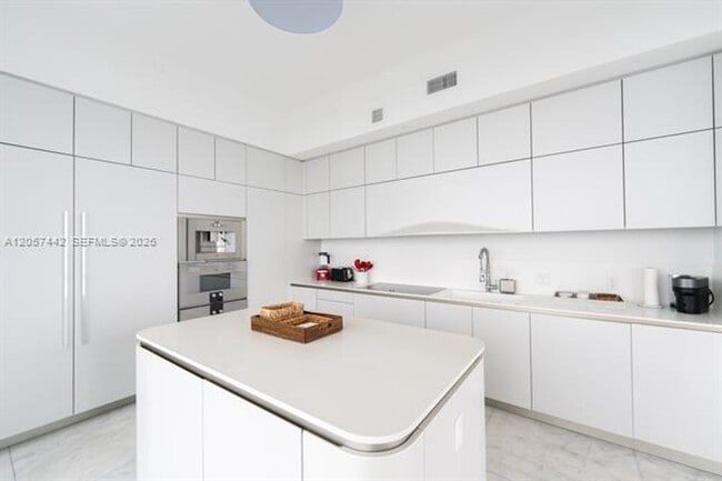 Photo - 16901 Collins Ave