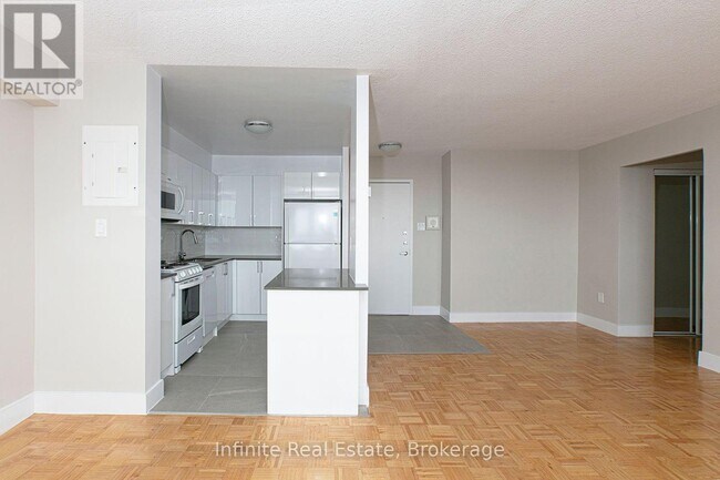 Photo - 666 Spadina Ave. Unit 403