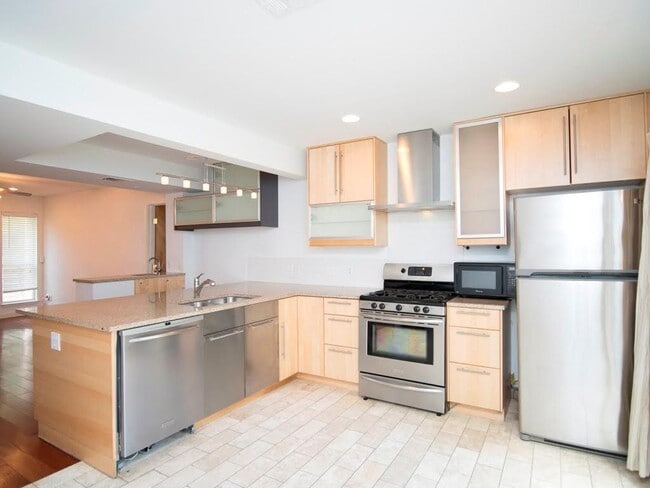 Photo - 1906 Woodland Ave