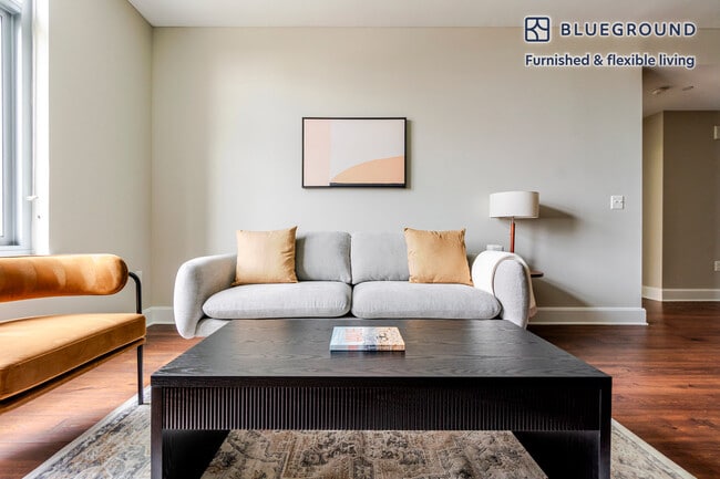 Photo - 12025 Town Square St Unidad FL5-ID1143