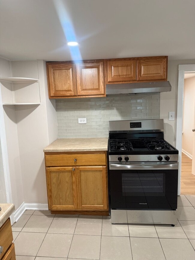 Photo - 2244 W Farragut Ave Unit 1