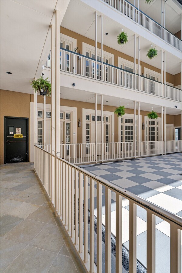 Photo - 3401 Louisiana St Unit 202