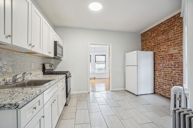 Photo - 93 Monticello Ave Unidad # 2F