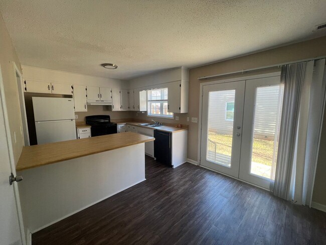 Photo - 9007 Mahogany Row SE Unit D