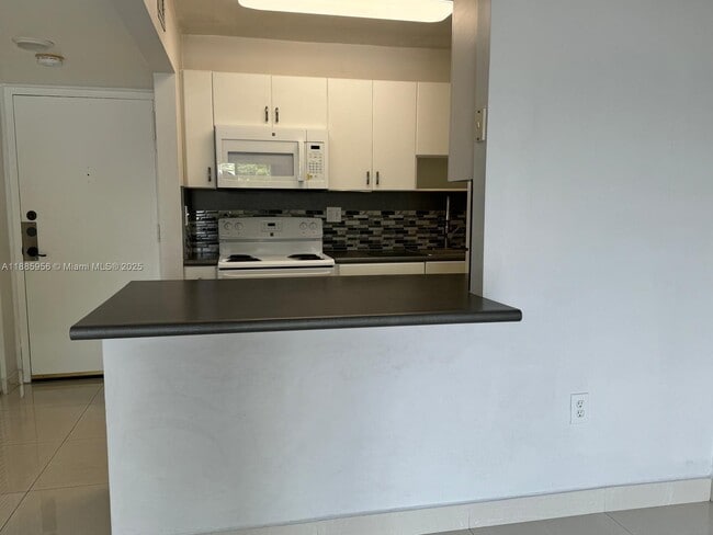Building Photo - 5731 NW 37th St Unit 219