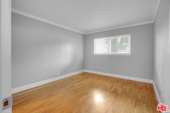 Photo - 16144 Sunset Blvd Unidad 3