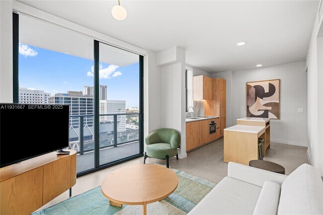 Photo - 11 NE 6th St Unidad 2101