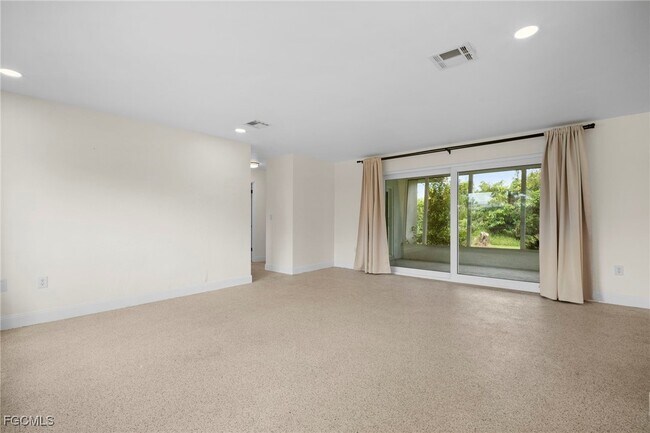 Photo - 4261 Lagg Ave