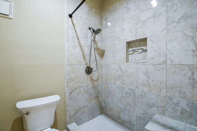 Photo - 2121 El Paseo St Unidad 1805