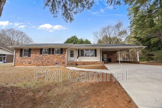 Building Photo - 2616 Redbud Dr