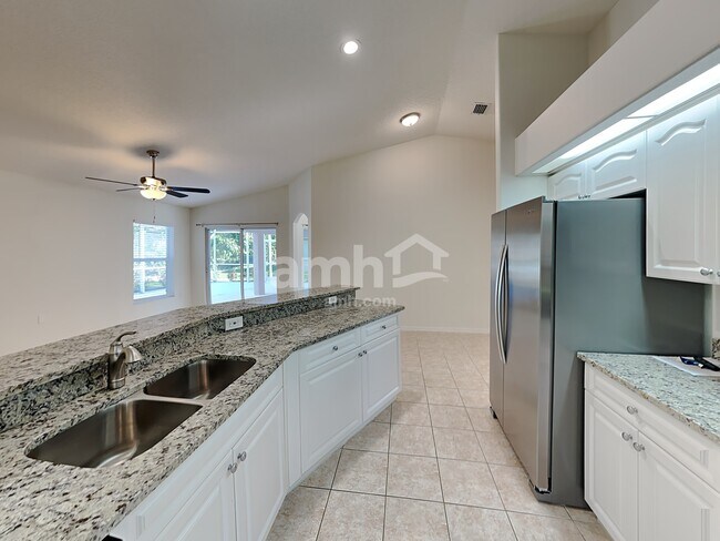 Photo - 5807 28th St E