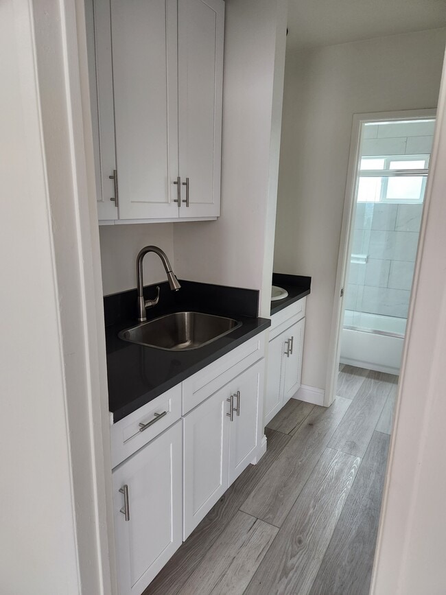 Photo - 5242 Cahuenga Blvd Unidad #2