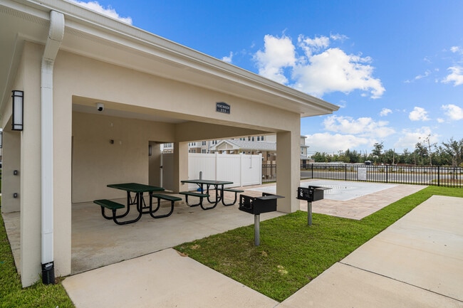 Photo - The Arbors @ 15th