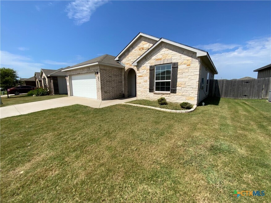 1110 Lakeway Crossing Dr