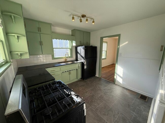 Photo - 617 Fletcher Ln