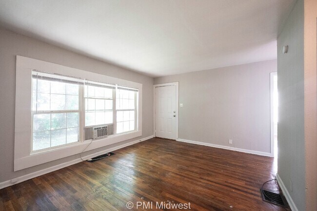 Photo - 2825 E 36th St