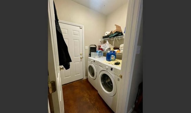 Photo - 3 Bed/2 Bath