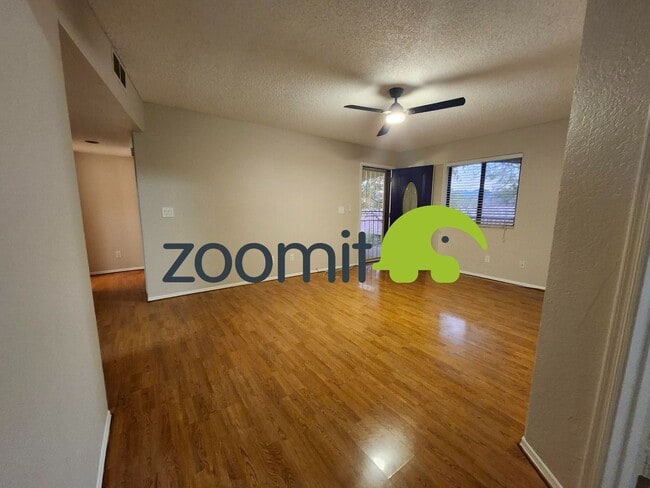 Photo - Cute 2 bedroom 2 bath condo in gated community