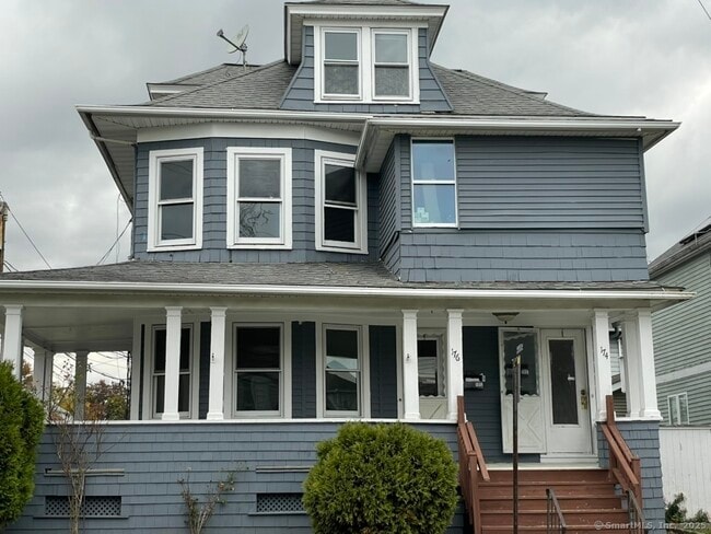 Building Photo - 174 Fairview Ave Unit 1