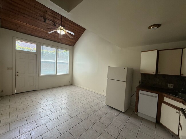 8464 Bayou Fountain Ave