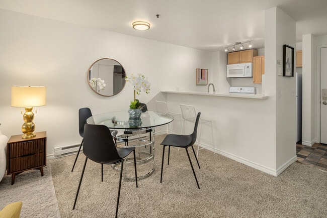 Photo - 1616 Summit Ave Unit #203