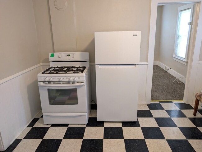 Photo - 553 Penora St