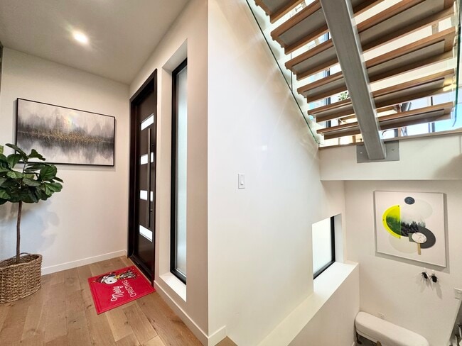 Photo - 4732 Mercier St