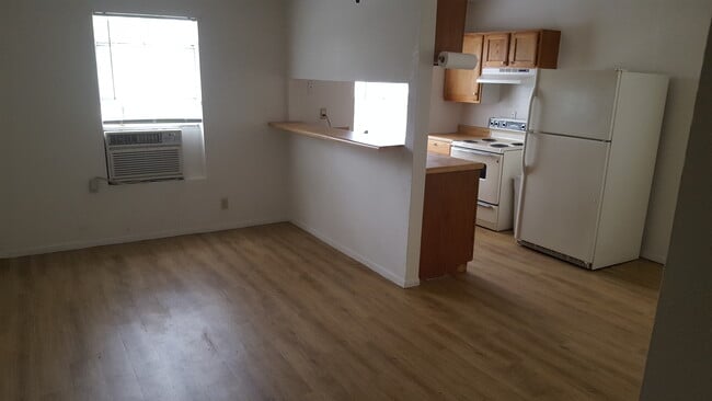 Photo - 536 J St Unidad 536 J St