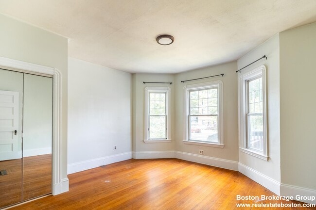 Photo - 787 Columbia Rd