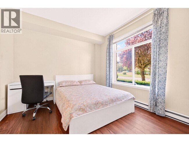 5692 Kings Rd Unit 1xx