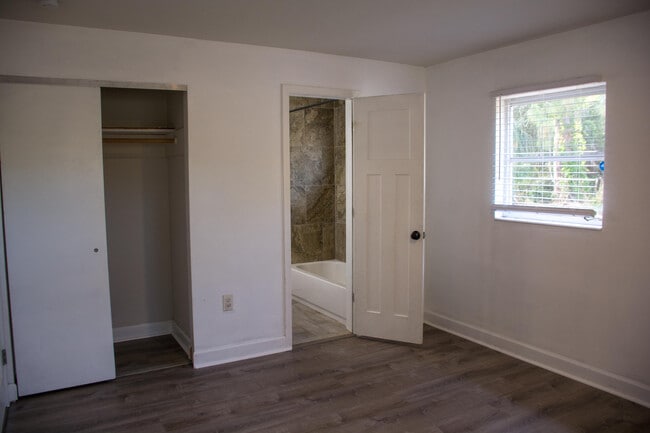 Photo - 86 Hurwood Ave