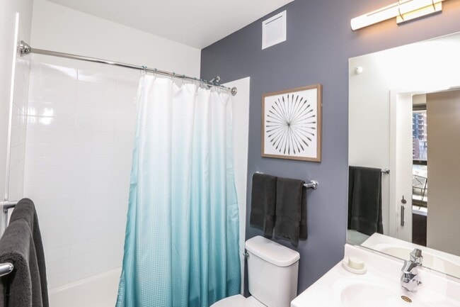 Photo - 143 W Superior St