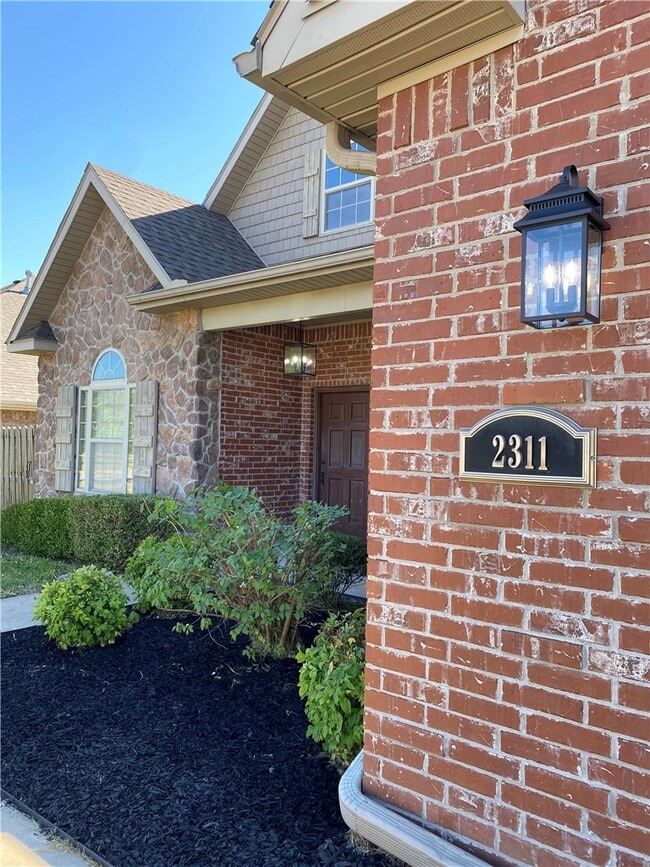 Photo - 2311 N Cornwall Ave