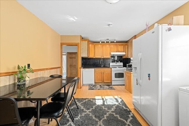 Photo - 19 Orient St Unidad 19 Orient street #1