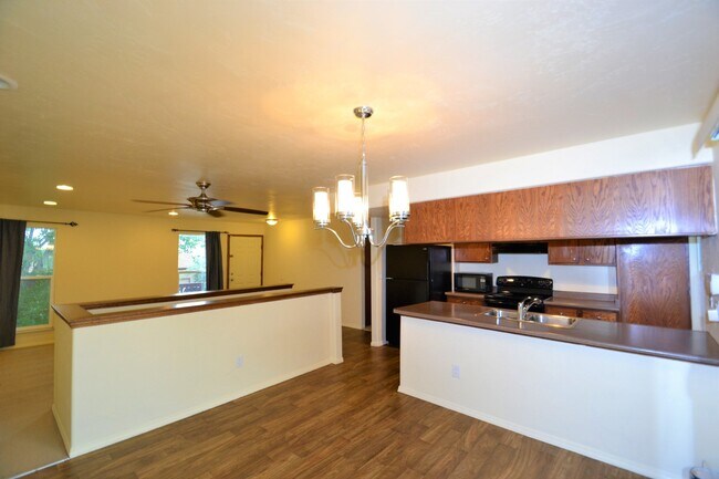 Photo - 1288 Suncrest Way