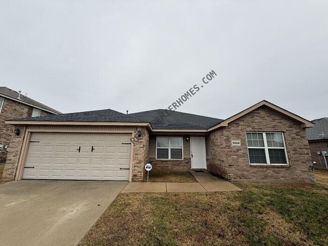 Building Photo - 5004 Hunter Blvd