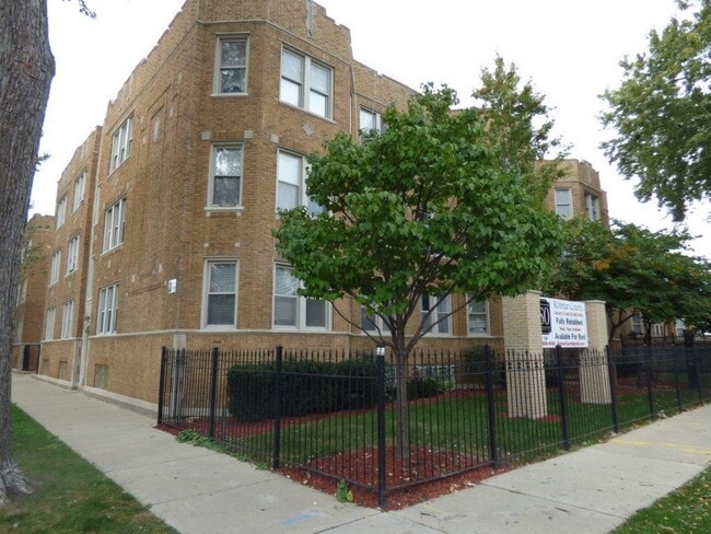 Building Photo - 4560 W George St Unit 2 Rental