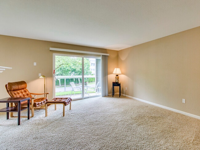 Building Photo - 9455 SW 146th Terrace Unit D Rental