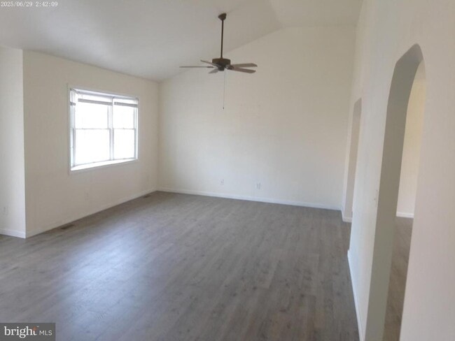 Photo - 227 Bayberry St