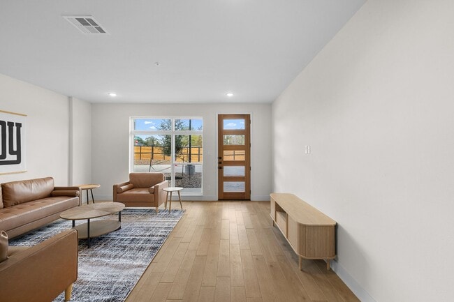 Photo - BRAND NEW 4 Bed/4 Bath Townhome Available ...