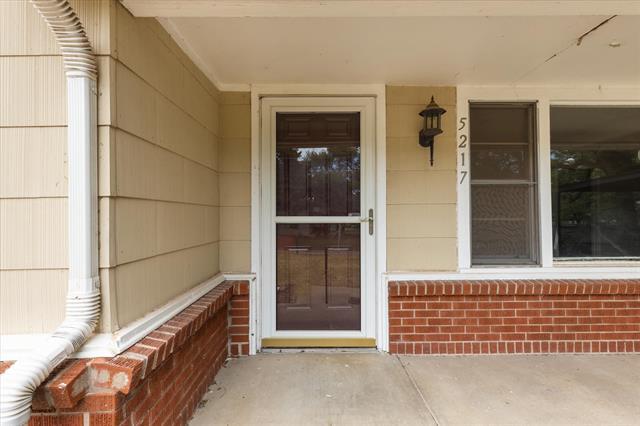 Photo - 5217 Deavers Ln