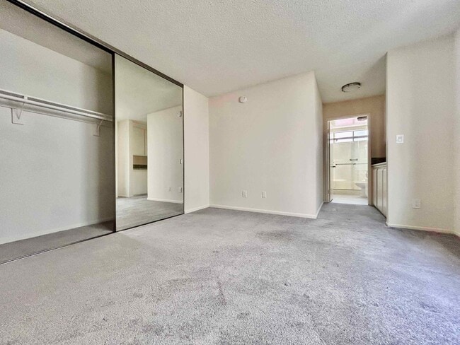 Building Photo - 9715 Charnock Ave Rental