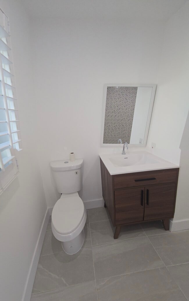 Photo - 9610 Johnson St