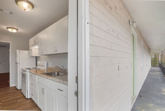 Photo - 615 Oliver St NW Unit 3