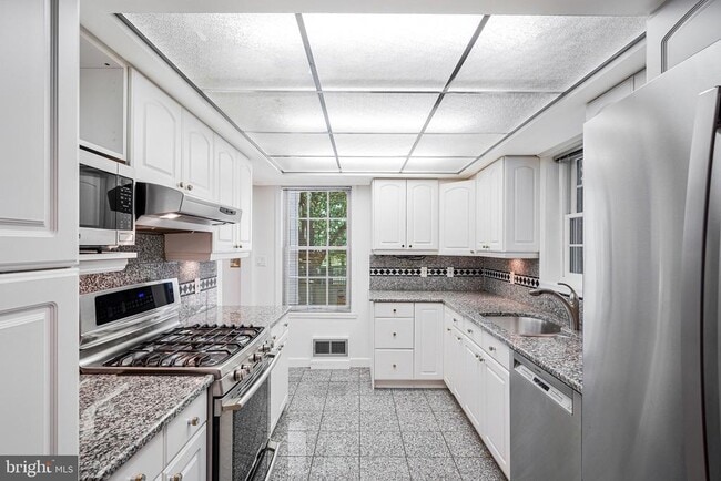 Photo - 4401 Davenport St NW