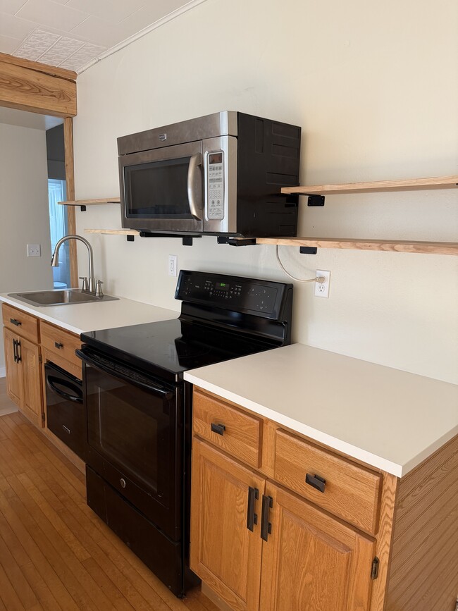 Building Photo - 618 Wisconsin Ave