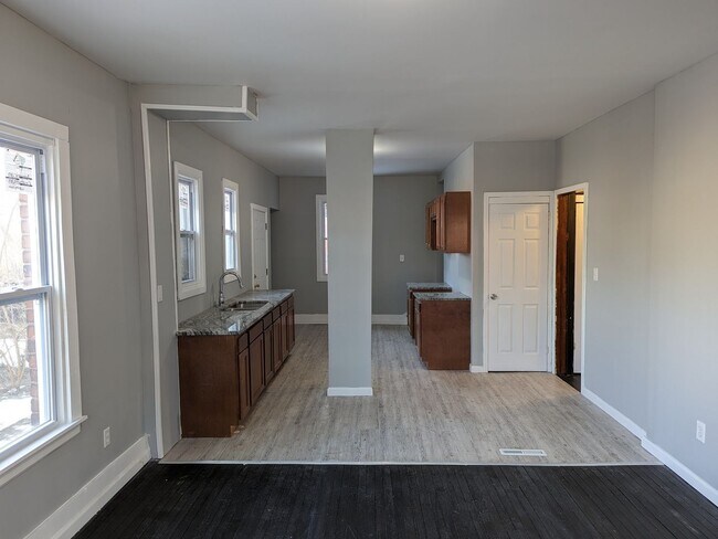 Photo - 73 Woodland St